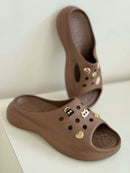 Chinelo Nuvem com Botons