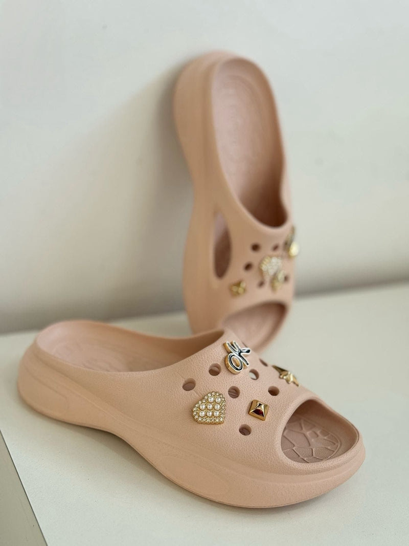 Chinelo Nuvem com Botons